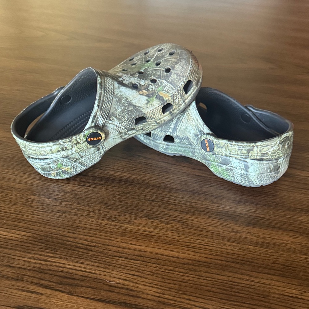 CROCS Kids' Clog in Camouflage Green and Black